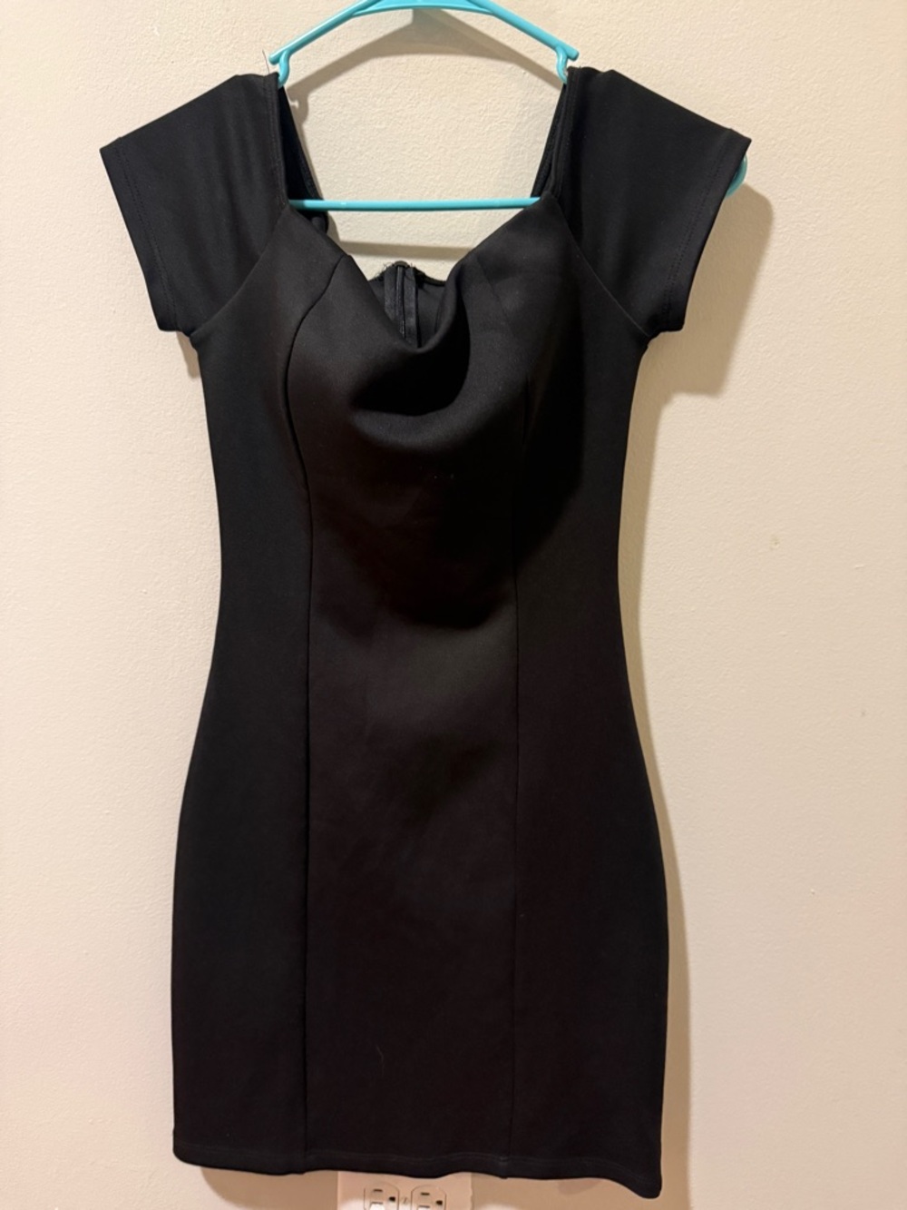 Windsor Black Cap-Sleeve Bodycon Mini Dress